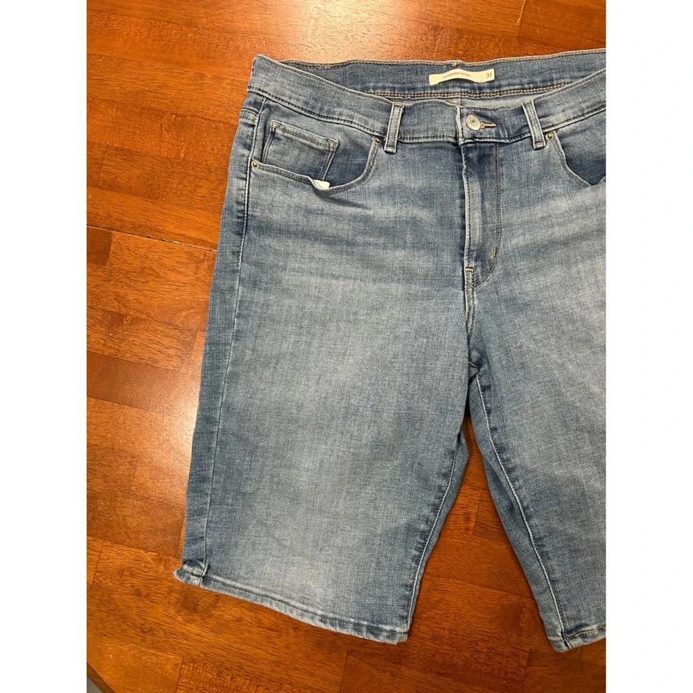 Levi Strauss Bermuda Short Womens Size 31 Blue Denim Stretch Mid Rise Shorts